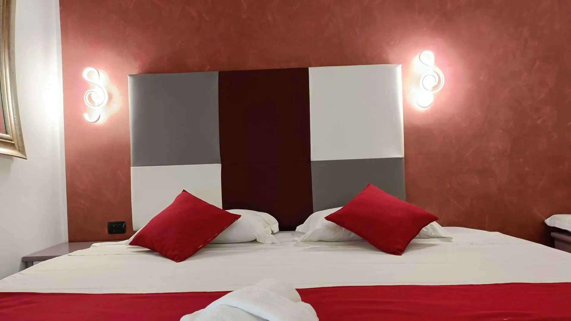 House 4 Mori Hotel Rome Italy